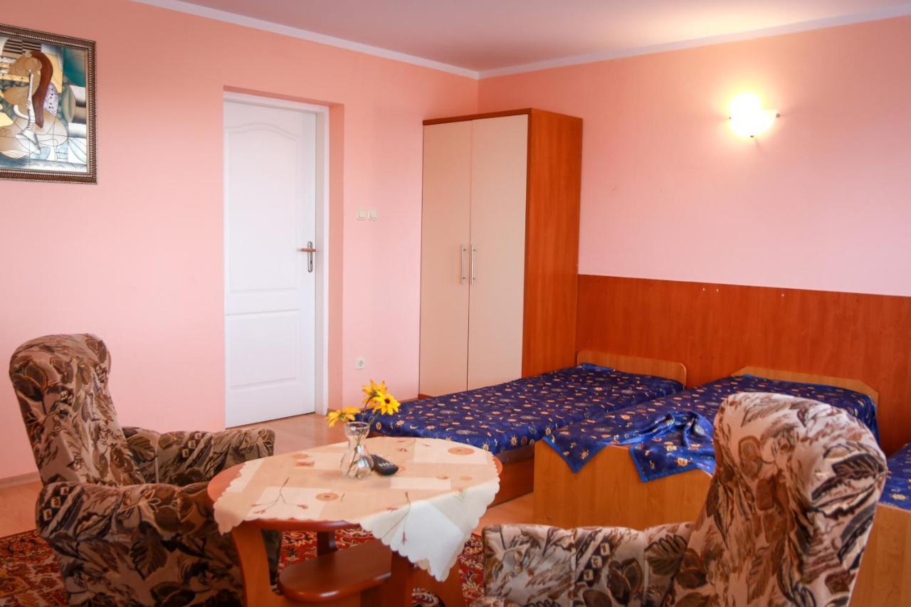 Ferienwohnung Przystan Kolberg Exterior foto